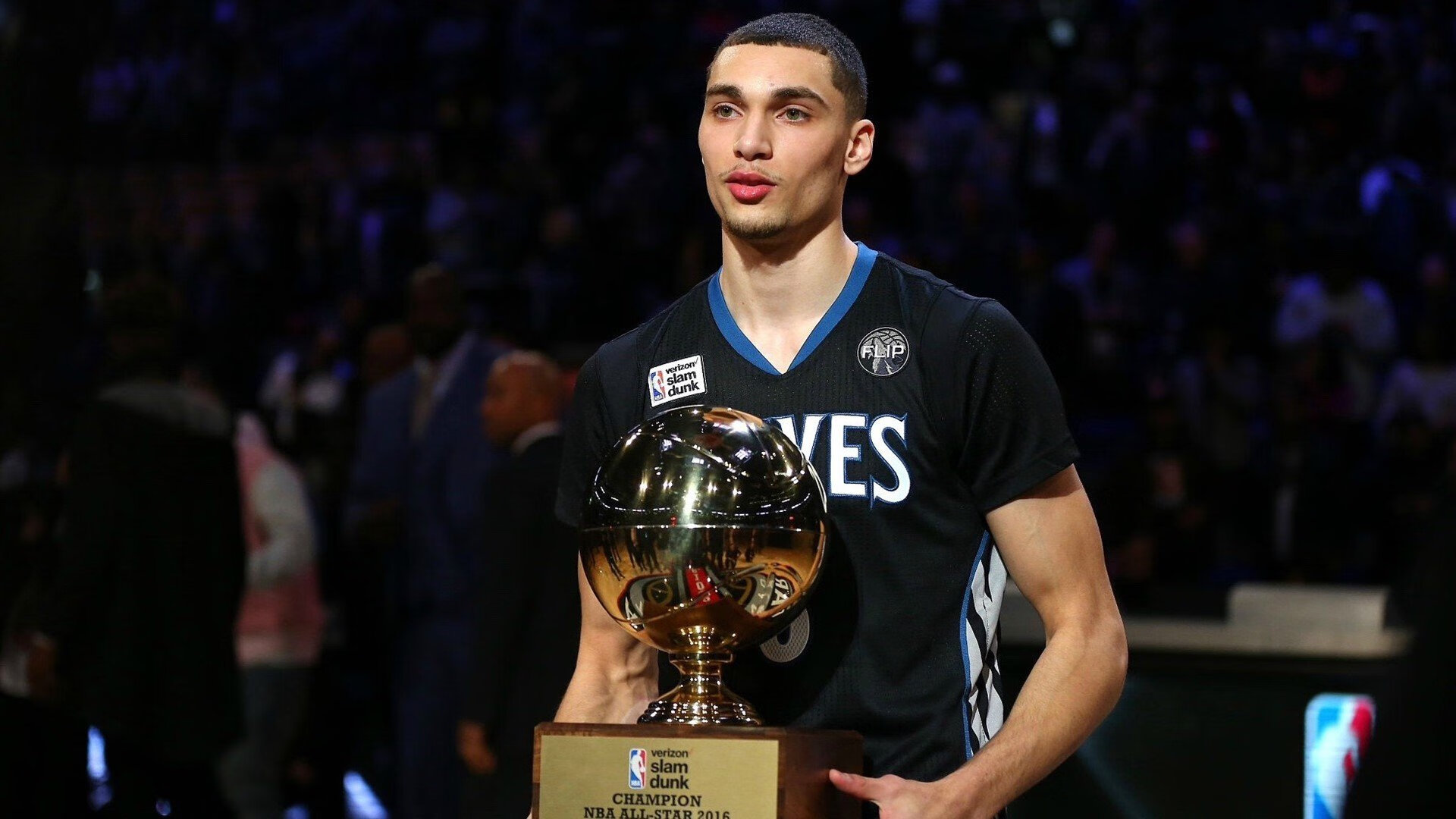 詹姆斯完美演绎掌控力，尼克斯体系碾压广厦显篮球哲学差异