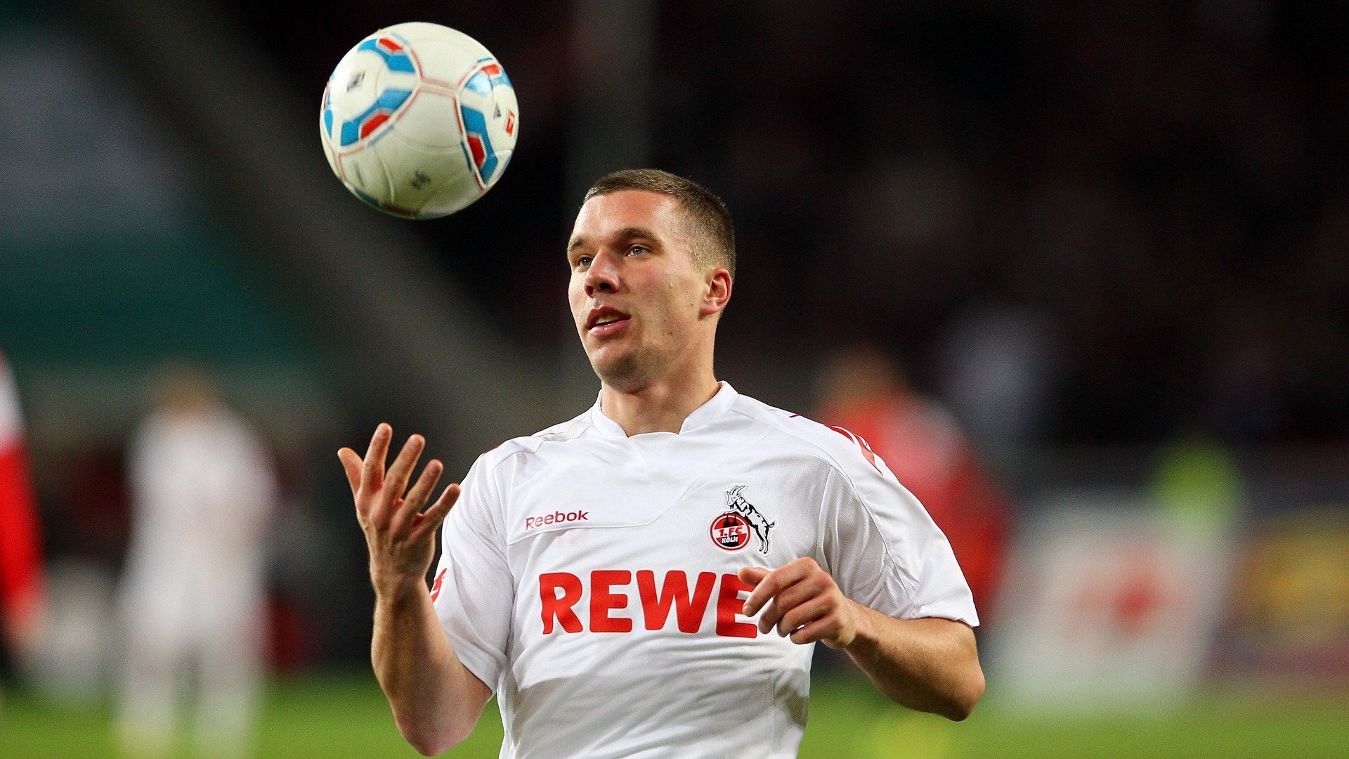 东亚德比惊心动魄，北欧战神势不可挡—日本险胜韩国，安赛龙展现统治级状态